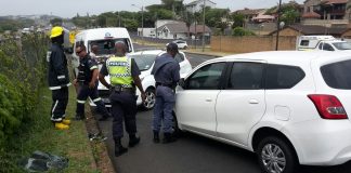 Taxi and car collide leaving 16 injured on the N2 Highway in Amanzimtoti,KZN