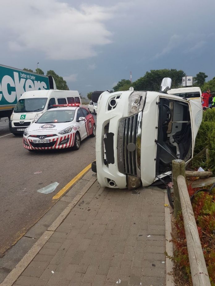 8 Injured after taxi struck pedestrian and tipped over on Olievenhoutbosch and Mann road in Brakfontein, Centurion 8 Injured after taxi struck pedestrian and tipped over on Olievenhoutbosch and Mann road in Brakfontein, Centurion