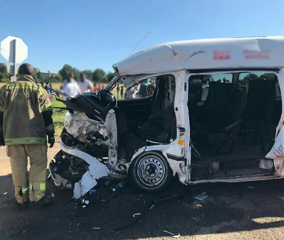 2 Airlifted, 13 others injured in head-on collision between a minibus taxi and an SUV in Centurion