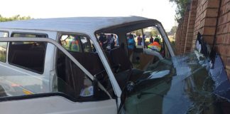 A Taxi lost control and went off the road hitting a wall on the R55 south before Allandale Road