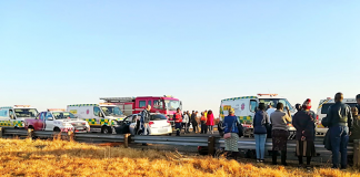 15 Injured after vehicle and taxi collide in Sebokeng