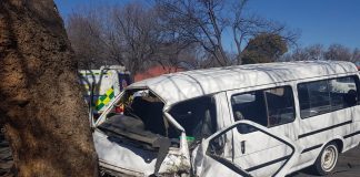 One killed and 12 others injured after a taxi crashes into a tree on Hertz boulevard in Vanderbijlpark