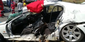1 Dead, 2 seriously injured in taxi crash on Van Wyk Street in Davidsonville, Roodepoort
