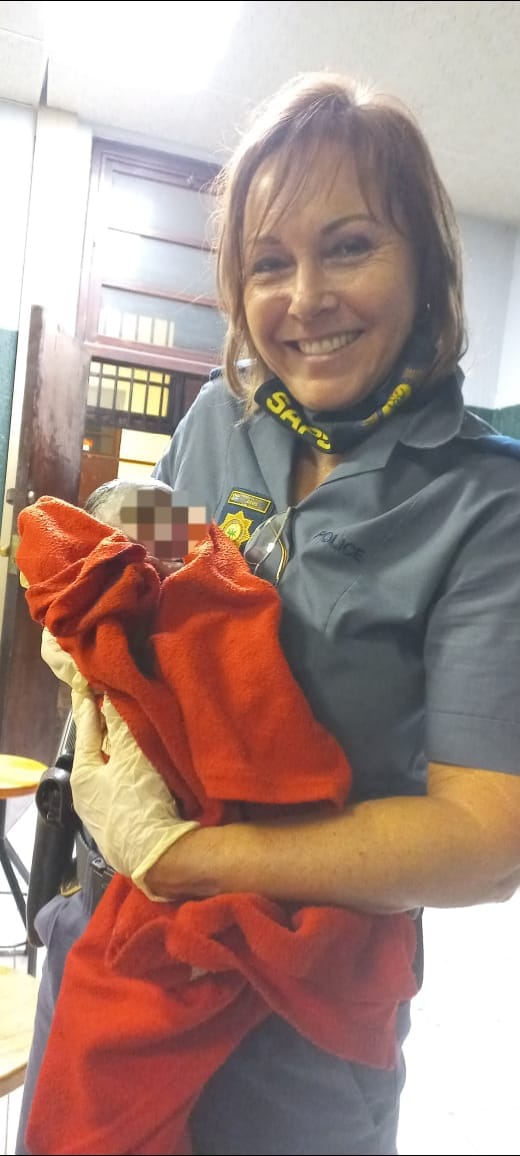 SAPS Springs assists a woman in labour and delivers a healthy baby.