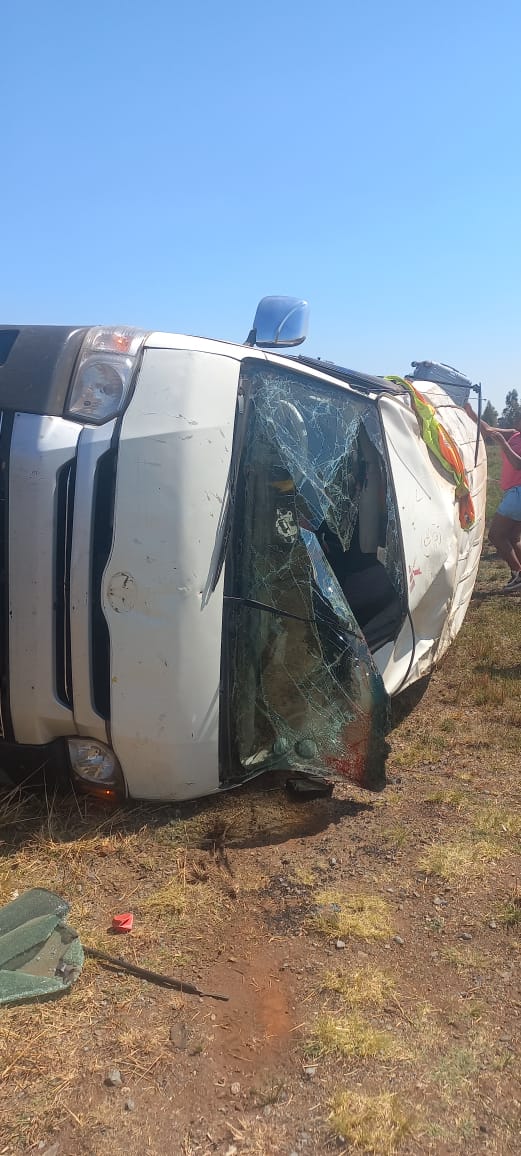 Taxi overturns, leaving at least fifteen injured on Bank Road in Carletonville.