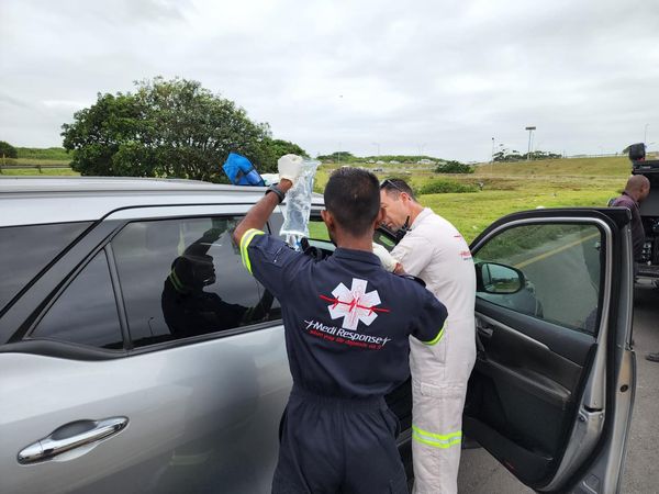 Man sustains multiple stab wounds at the roadside – Ballito