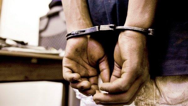 Suspect arrested with stolen vehicle crossing the border from South Africa to Zimbabwe