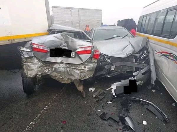 13 Vehicles in a crash in poor visibility on the N2 road between Qonce and East London