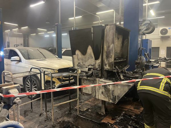 Alert security guard prevents disaster after a fire at a motor dealership in Langenhovenpark