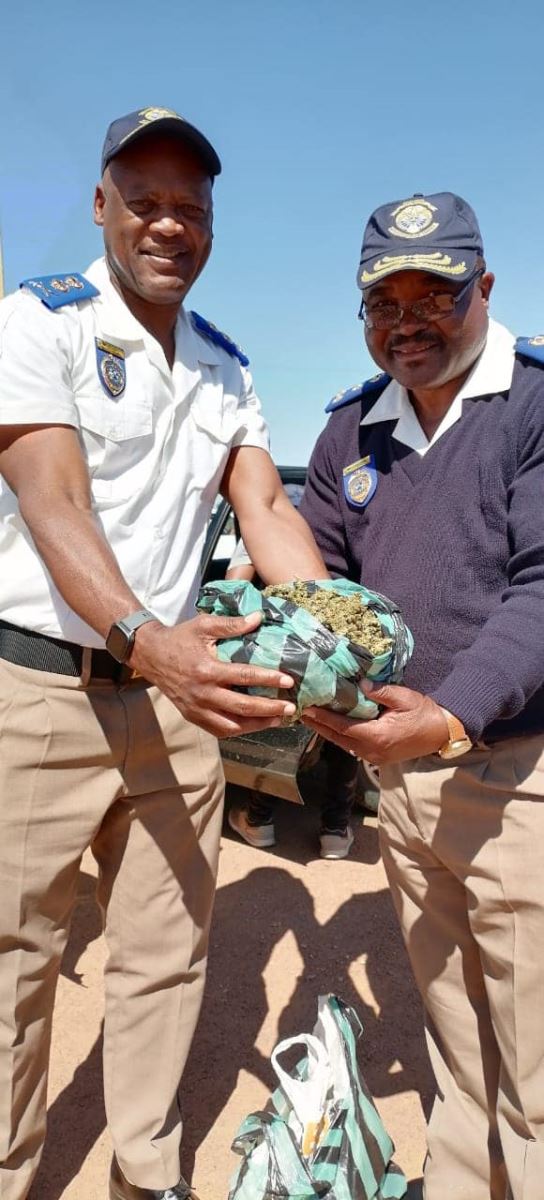Two arrested for dealing and possession of dagga in Hammanskraal