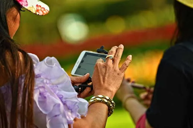 hand-3345289_640 How 1Win Adapted Its Games for Budget Smartphones Which Dominate in Africa