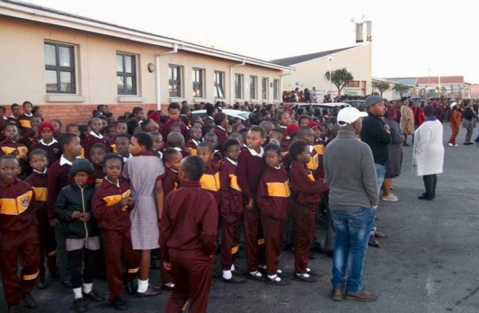 Parents lock principal up in primary school