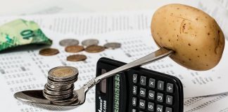 Tips on how to manage your financial life Tips on how to manage your financial life