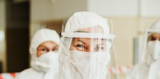 Damen Shipyards donates 4 000 care packages to frontline workers at Groote Schuur Hospital Damen Shipyards donates 4 000 care packages to frontline workers at Groote Schuur Hospital