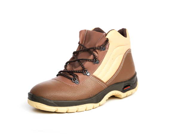 Boomtown’s new campaign for Maxeco celebrates 30 years – 10-million pairs – of iconic safety footwear Boomtown’s new campaign for Maxeco celebrates 30 years – 10-million pairs – of iconic safety footwear