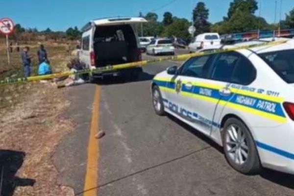 Rustenburg robbery, 8 arrested, 4 stolen vehicles recovered Rustenburg robbery, 8 arrested, 4 stolen vehicles recovered