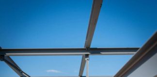Make sure the cherry picker you hire meets these criteria Make sure the cherry picker you hire meets these criteria