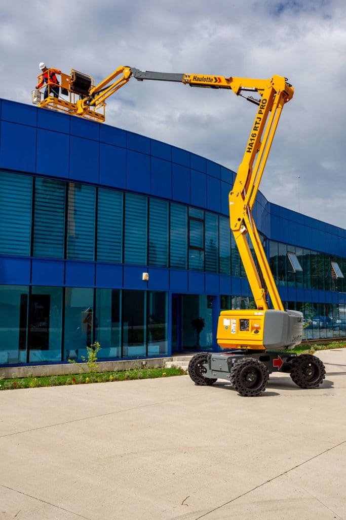 Reliable & affordable boom lift hire Reliable & affordable boom lift hire