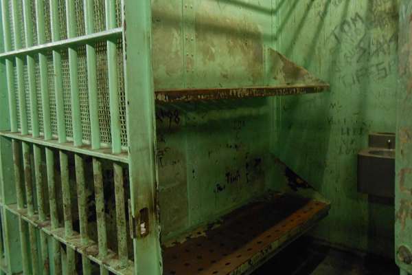 Pudimoe police re-arrested 4 of 9 escapees Pudimoe police re-arrested 4 of 9 escapees