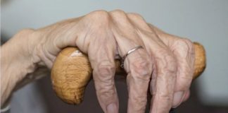 Home invader uses teeth to remove rings from woman (86), Walmer