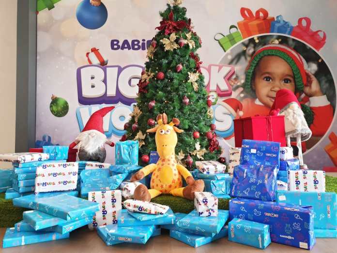 Toys R Us Brightens Christmas for Orphaned Children