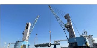UAE based Gulftainer unloaded a 121 ton, 35m-long vacuum unit in Iraq UAE based Gulftainer unloaded a 121 ton, 35m-long vacuum unit in Iraq
