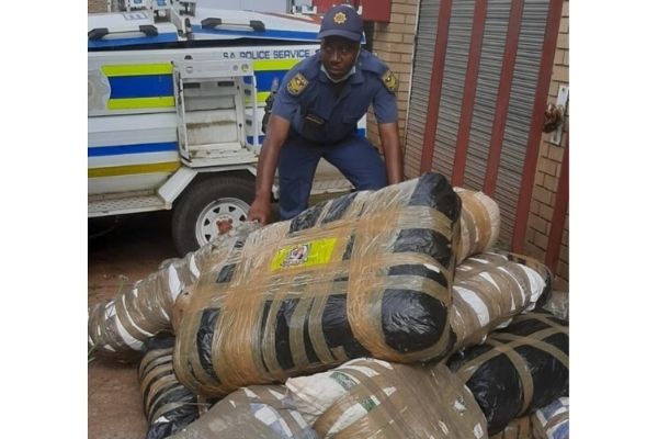 Dealers arrested with R400K worth of dagga, Piet Retief