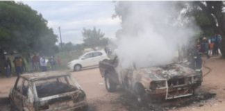 Man on rampage shoots 3 people, torches 2 vehicles, Hazyview Man on rampage shoots 3 people, torches 2 vehicles, Hazyview