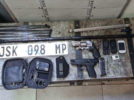 Hijacked vehicle, burglary tools recovered, Witbank. Photo: SAPS