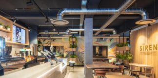 Starbucks opens at Paarden Eiland