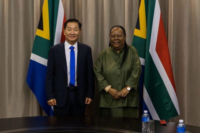 Samsung South Africa Shows Support for 2030 Busan World Expo