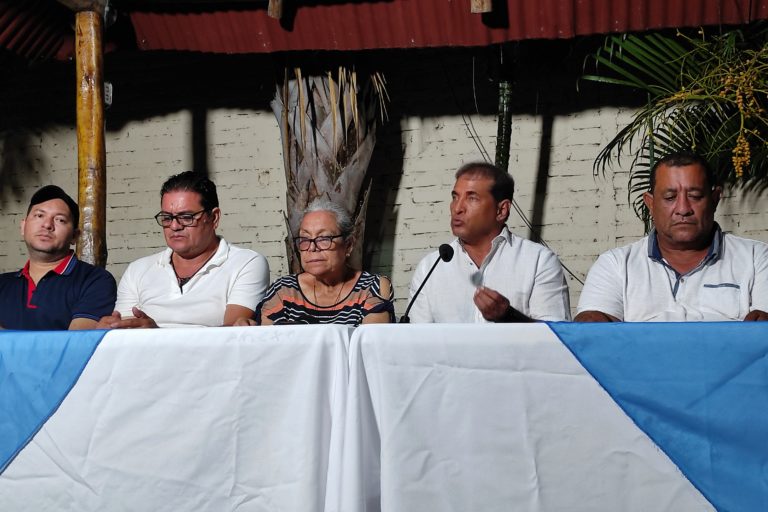 Asunción Mita mayor René Francisco Guardado speaks at a press conference held Sept. 18 to announce the results of a municipal referendum on mining.