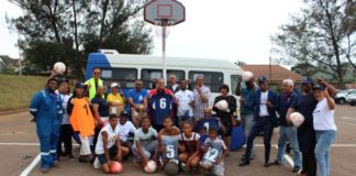 Engen representatives with members of the South Durban community and the eThekwini Parks and Recreation Department