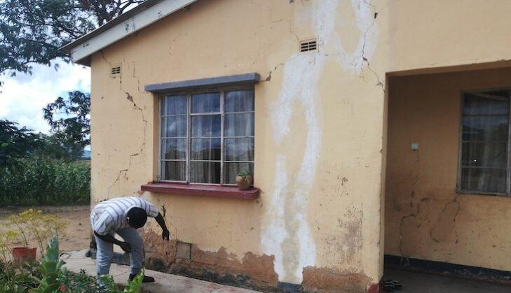 A cracked Arda Transau house. Image courtesy of Africa Press.