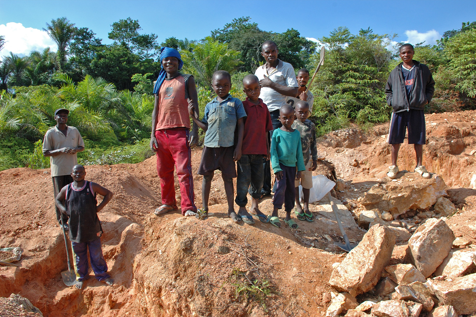 Children working in the cobalt mines.