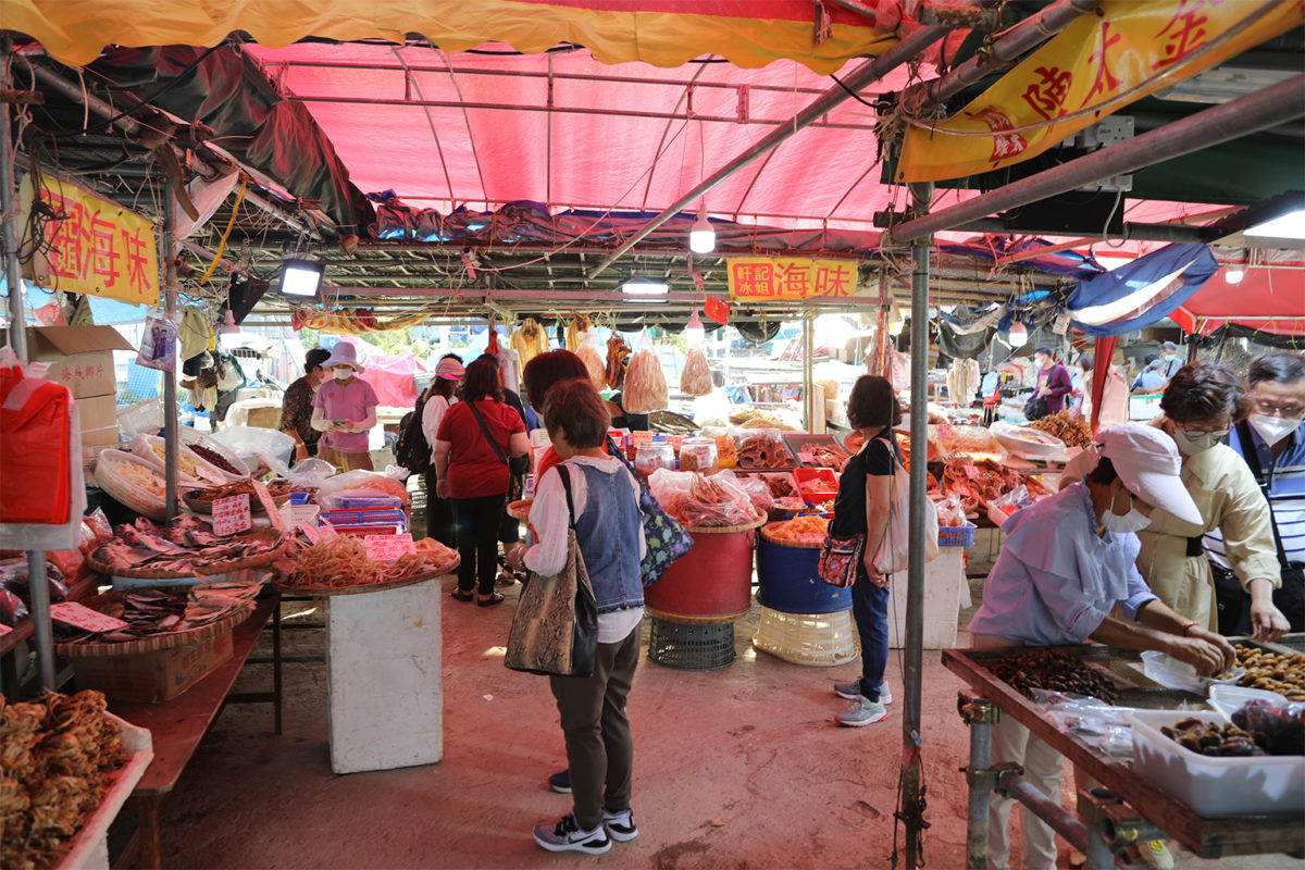 Lau Fau Shan market.
