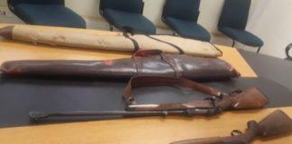 2 Arrested while trying to sell stolen firearms 2 Arrested while trying to sell stolen firearms