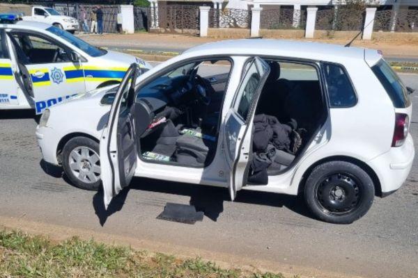 Klerksdorp cell phone shop robbery, 5 arrested with stolen firearms Klerksdorp cell phone shop robbery, 5 arrested with stolen firearms