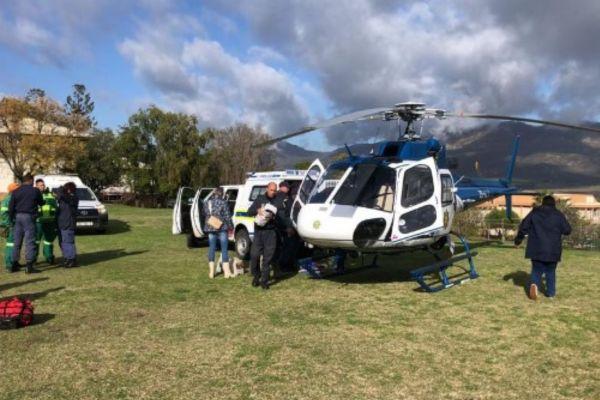 Airwing comes to the rescue of people trapped on a farm due to floods, Citrusdal