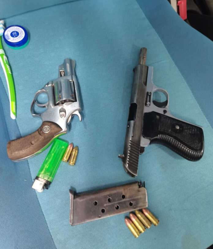 Swift response leads to three arrests and confiscation of unlicensed firearms in George Swift response leads to three arrests and confiscation of unlicensed firearms in George