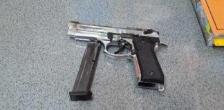 Police rids street of illicit drugs and firearm Police rids street of illicit drugs and firearm