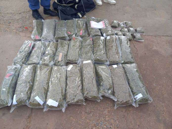 Two suspects arrested at a roadblock with dagga, Griekwastad Two suspects arrested at a roadblock with dagga, Griekwastad