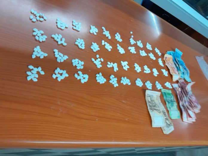 Police arrest suspects for the possession of ecstacy tablets