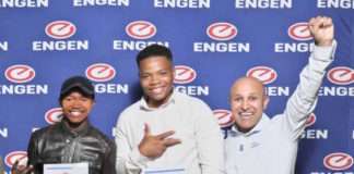 Top leaners Viwe Noyo and Chakamhi Kelvin with Engen Regional Manager Hassen Zalgaonker