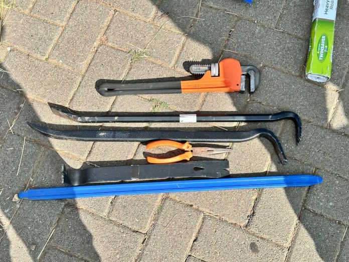 Trio arrested for involvement in house robberies, hijackings and theft of motor vehicles around Tshwane area Trio arrested for involvement in house robberies, hijackings and theft of motor vehicles around Tshwane area