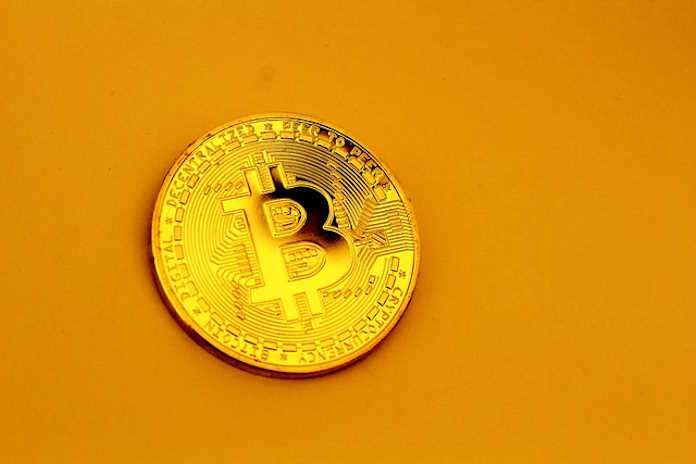 Bitcoin’s Downtrend, Solana and Ethereum Form Double Bottom Bitcoin’s Downtrend, Solana and Ethereum Form Double Bottom