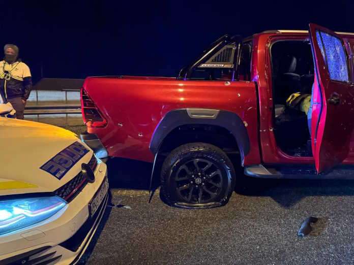Criminal out on bail previously arrested on 29 cases for vehicle theft and hijacking, shot and killed by SAPS Criminal out on bail previously arrested on 29 cases for vehicle theft and hijacking, shot and killed by SAPS