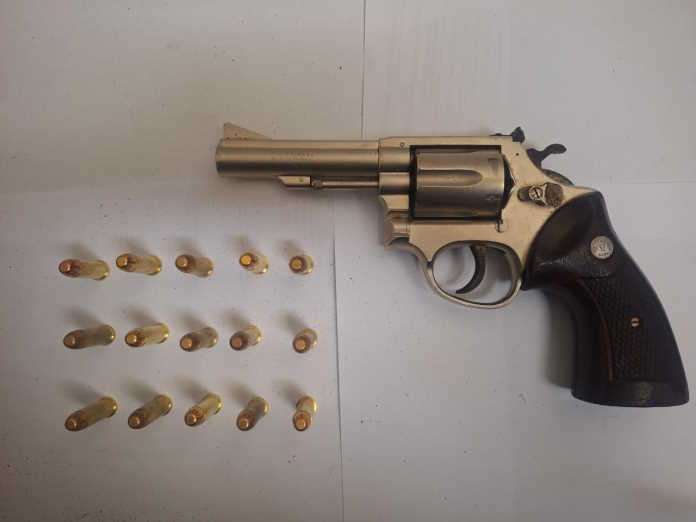 Anti-Gang Unit arrests suspects for the illegal possession of firearms and ammunition Anti-Gang Unit arrests suspects for the illegal possession of firearms and ammunition