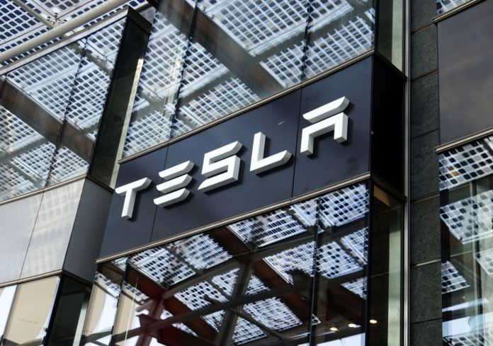 IS ELON MUSK HURTING TESLA? Fred Razak, Chief Trading Strategist for CMTrading, shares his analysis IS ELON MUSK HURTING TESLA? Fred Razak, Chief Trading Strategist for CMTrading, shares his analysis