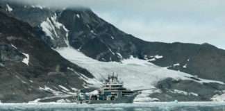 Epic Underwater Adventure Series, OceanXplorers Premieres 21 August on National Geographic Epic Underwater Adventure Series, OceanXplorers Premieres 21 August on National Geographic